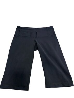 Lululemon Black Straight Leg Bermuda Yoga Shorts Size 2